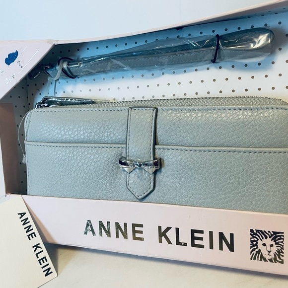 ANNE KLEIN Wristlet NWT - Picture 9 of 11